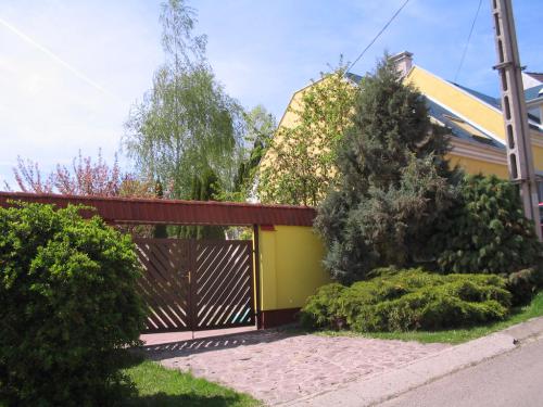 vendeghaz 20130110 1070456512